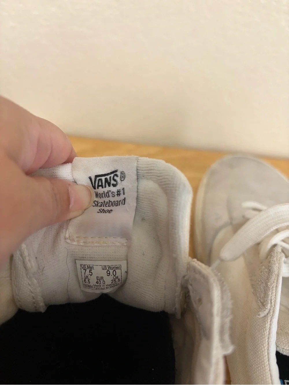 Vans Paradoxxx Unisex Low-Top Sneakers in White Men's 7.5 Women 9